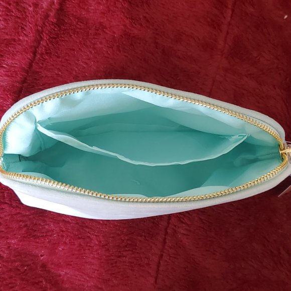 WOMENS MINT GREEN MAKEUP VELVET BAG BY PEP RALLY NWT - Picture 1 of 3